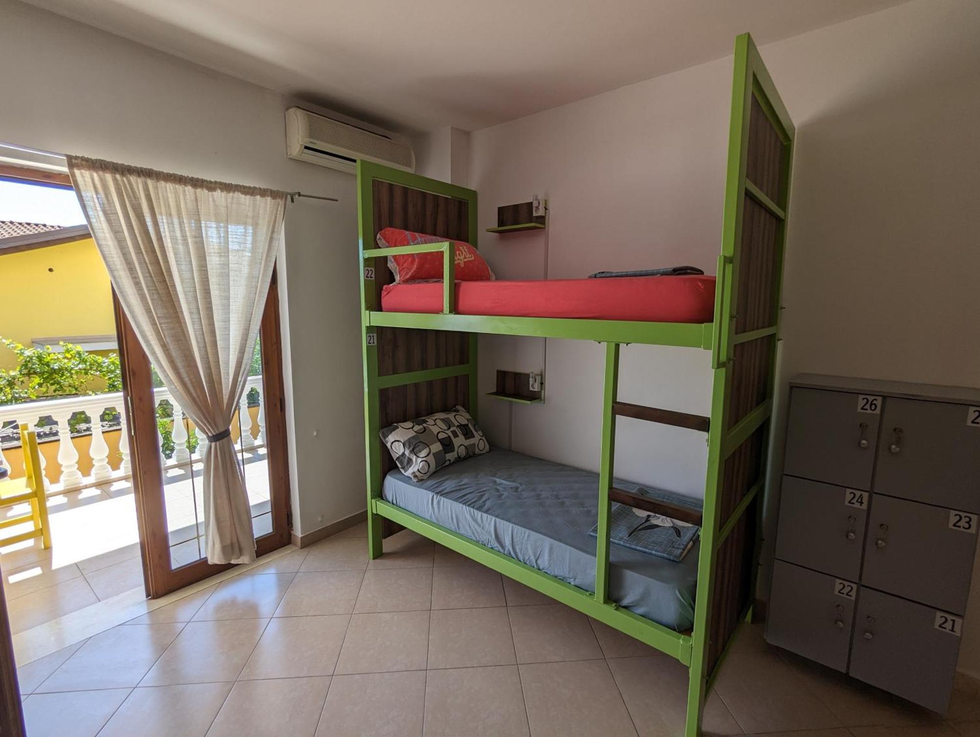 Tias Hostel Shkodër Extérieur photo