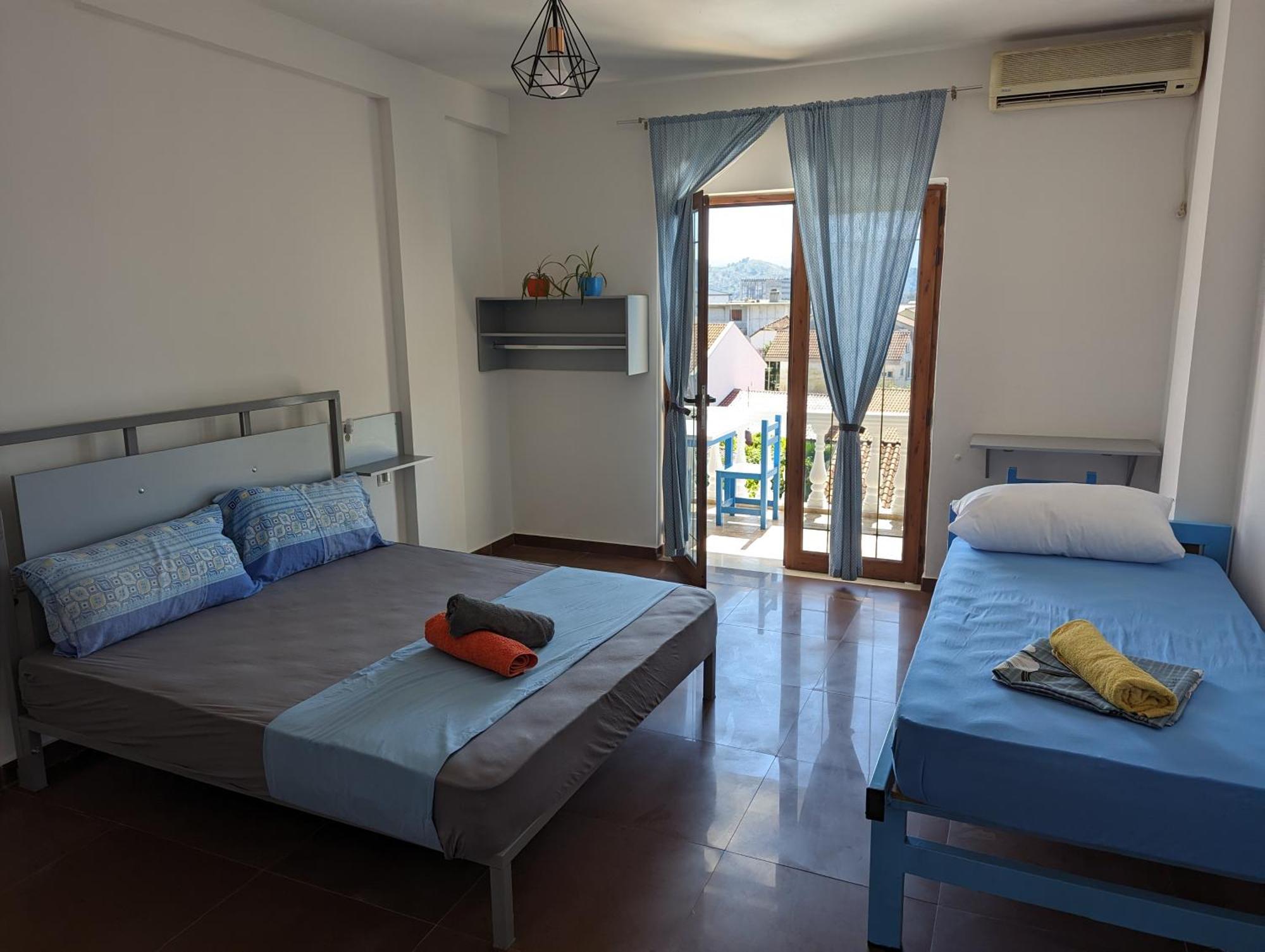 Tias Hostel Shkodër Extérieur photo