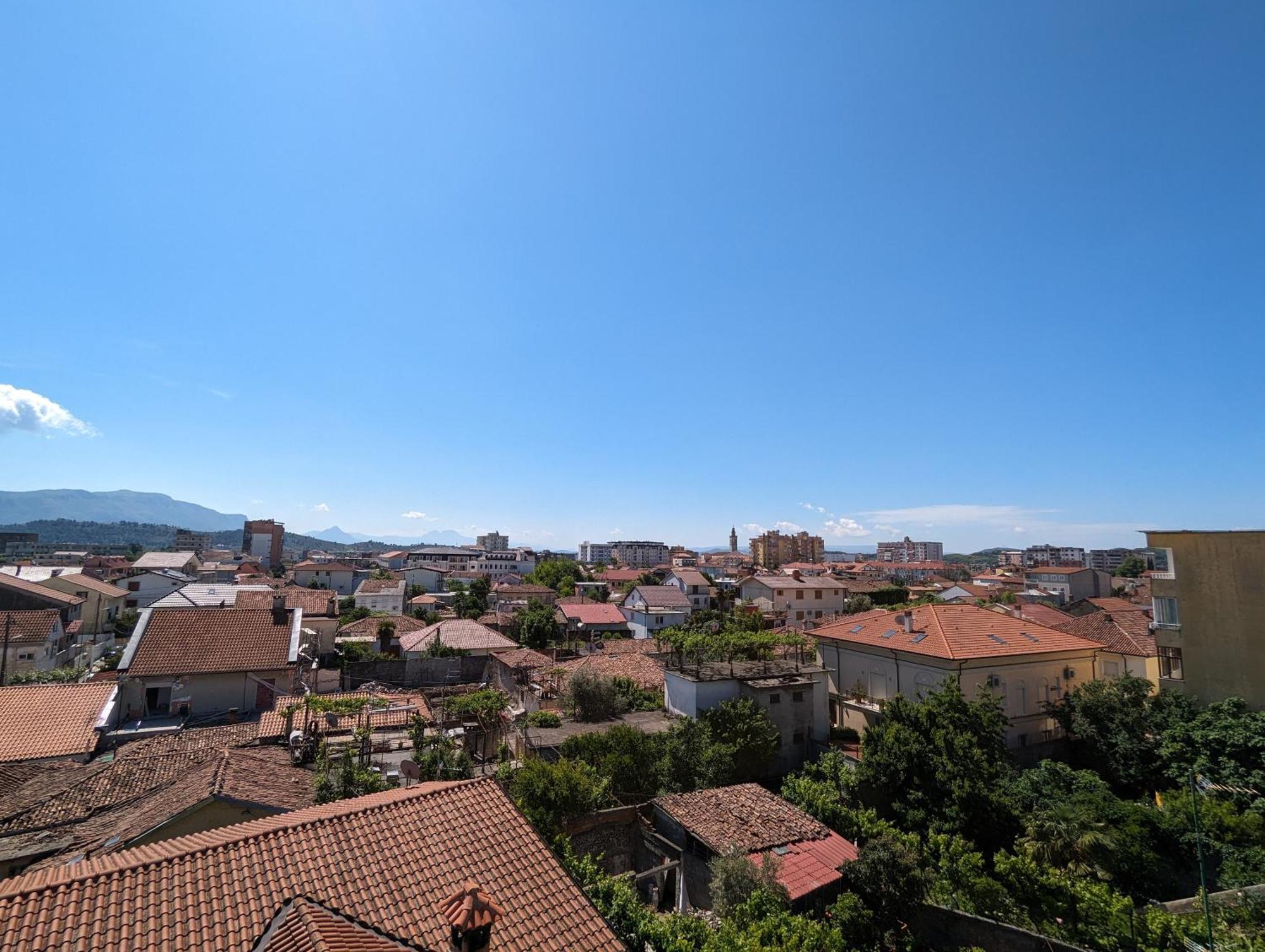 Tias Hostel Shkodër Extérieur photo