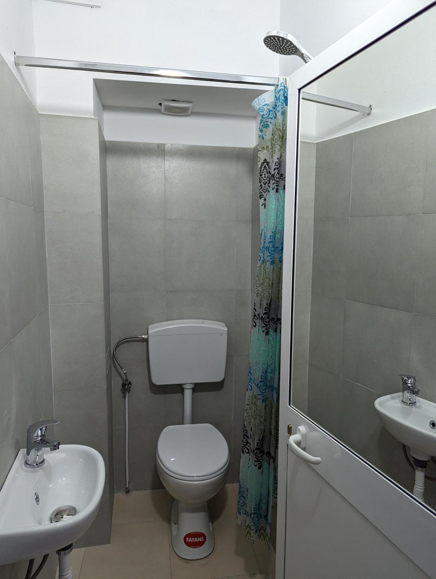 Tias Hostel Shkodër Extérieur photo