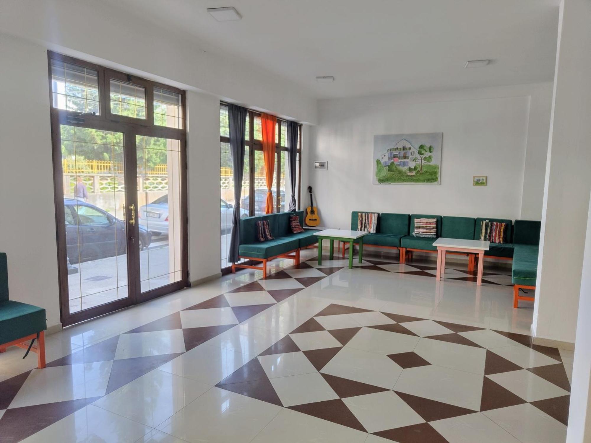 Tias Hostel Shkodër Extérieur photo
