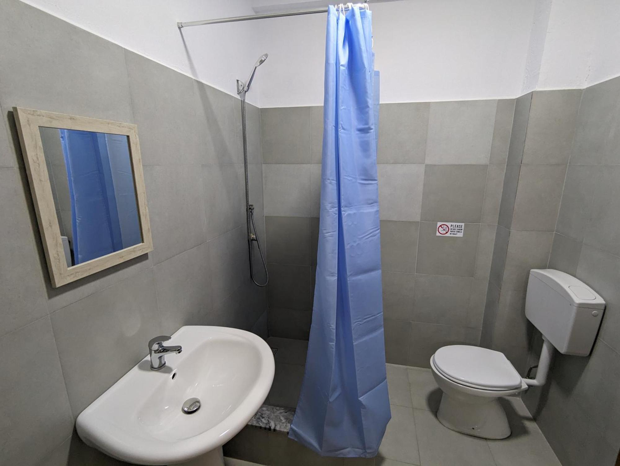 Tias Hostel Shkodër Extérieur photo