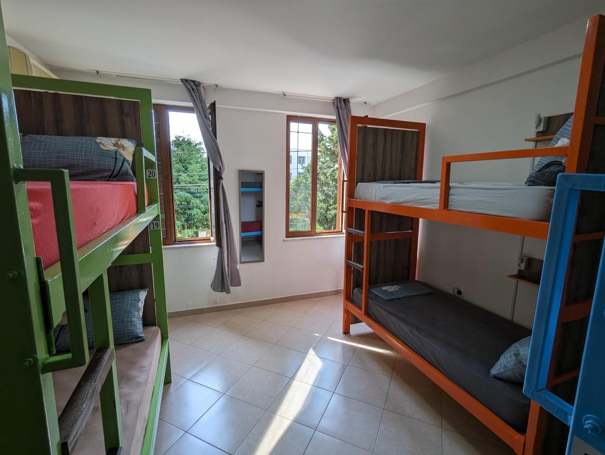 Tias Hostel Shkodër Extérieur photo