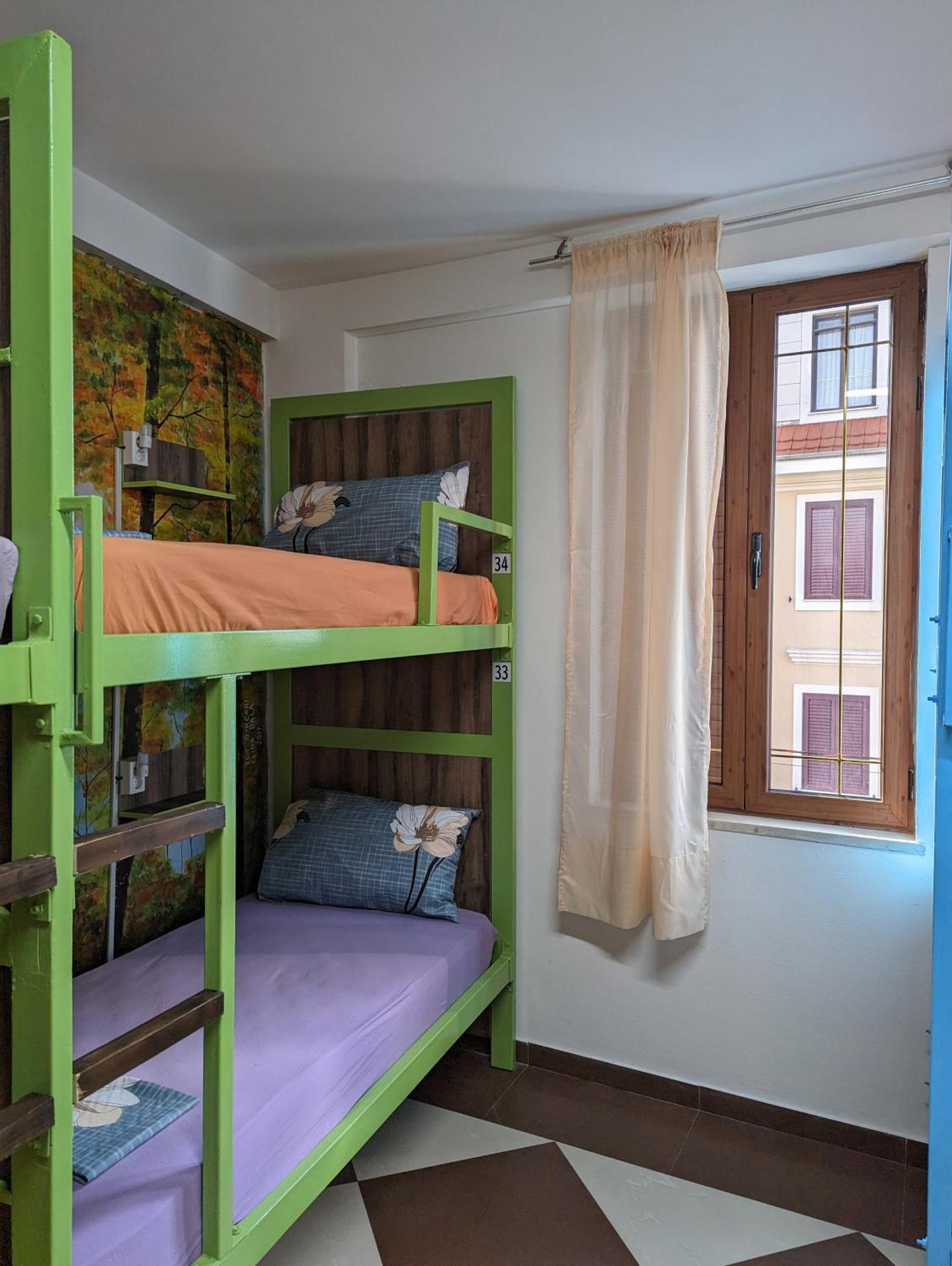 Tias Hostel Shkodër Extérieur photo