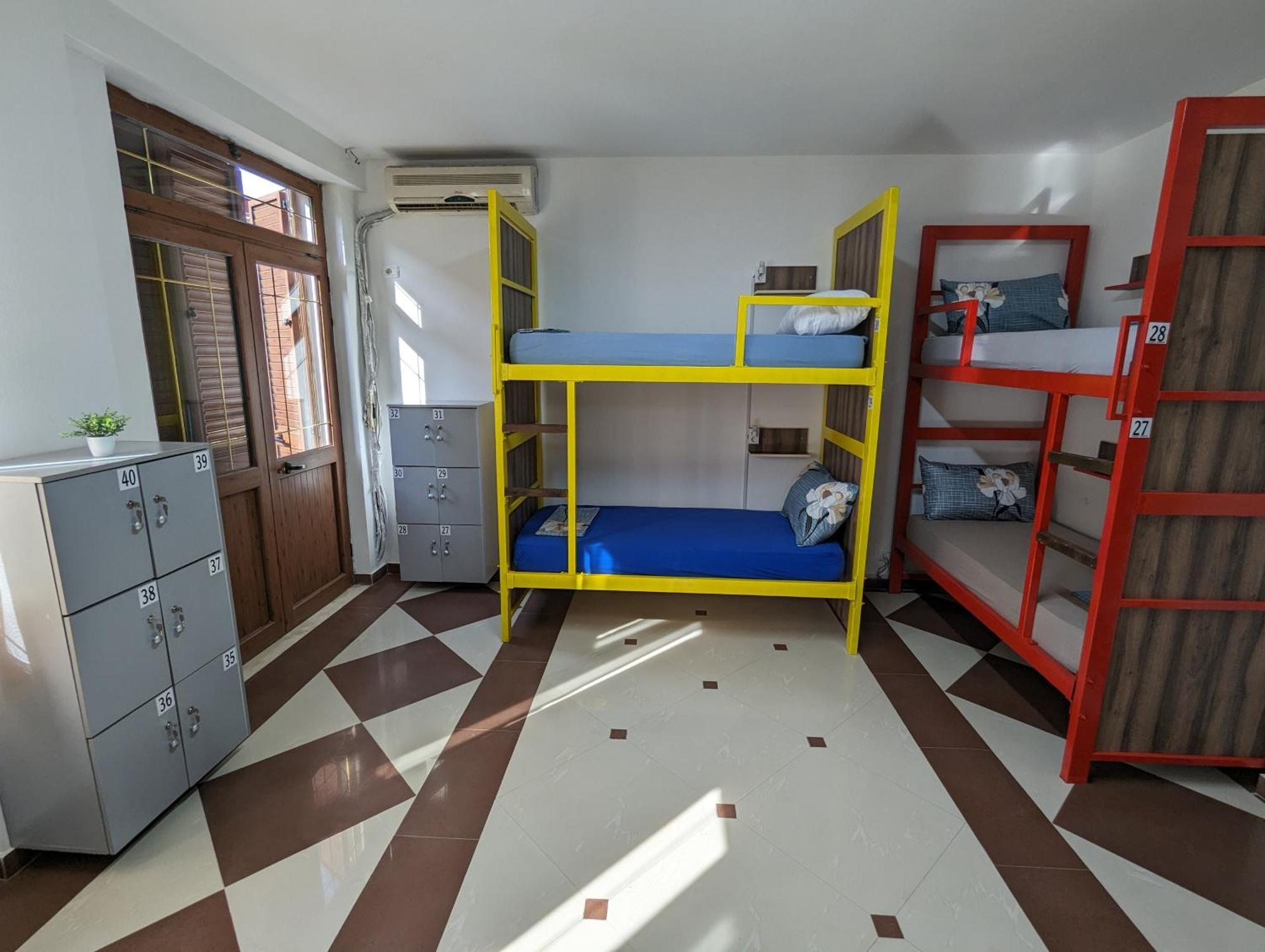 Tias Hostel Shkodër Extérieur photo