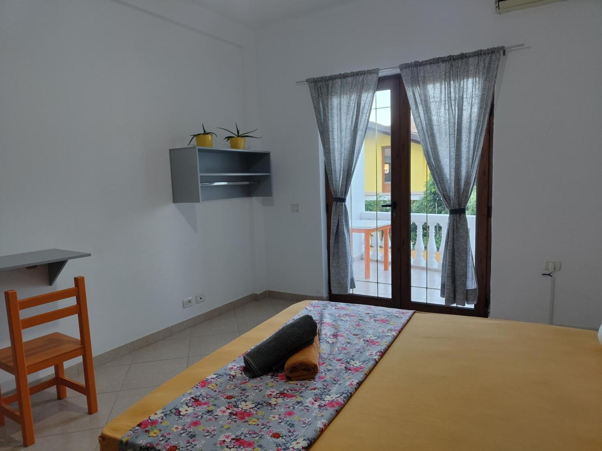 Tias Hostel Shkodër Extérieur photo
